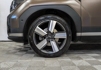 Подержанный автомобиль Hyundai Santa Fe 2024 года (18 фото)