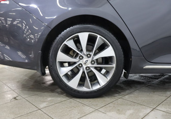Подержанный автомобиль Kia Optima Sedan 2018 года (9 фото)