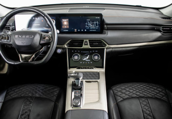 Подержанный автомобиль Exeed TXL 2023 года (9 фото)