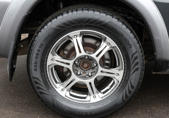 Подержанный автомобиль Toyota RAV4 2004 года (20 фото)