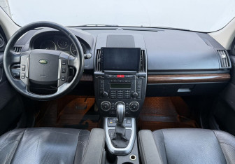 Подержанный автомобиль Land Rover Freelander 2010 года (12 фото)