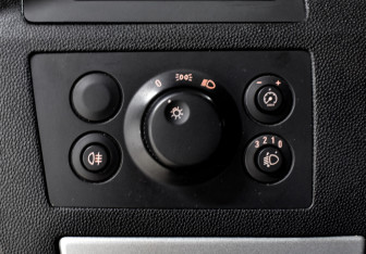 Подержанный автомобиль Opel Zafira Compactvan 2010 года (14 фото)