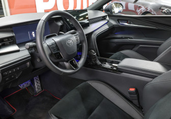 Подержанный автомобиль Toyota Camry Sedan 2025 года (13 фото)