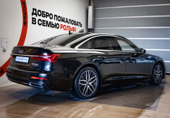 Подержанный автомобиль Audi A6 Sedan 2018 года (49 фото)