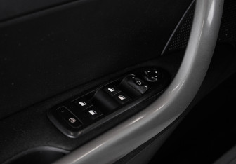 Подержанный автомобиль Peugeot 408 2012 года (8 фото)