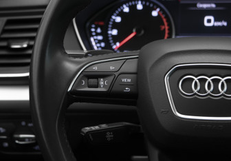 Подержанный автомобиль Audi Q5 2020 года (12 фото)