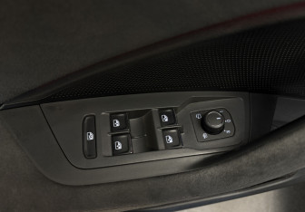 Подержанный автомобиль Volkswagen Tiguan 2024 года (13 фото)