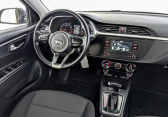 Подержанный автомобиль Kia Rio Hatchback 2021 года (28 фото)