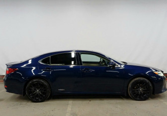 Подержанный автомобиль Lexus ES 2014 года (4 фото)