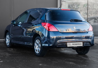 Подержанный автомобиль Peugeot 308 Hatchback 2012 года (7 фото)