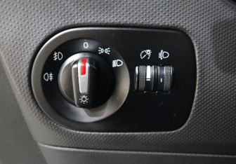 Подержанный автомобиль SEAT Leon Hatchback 2012 года (11 фото)