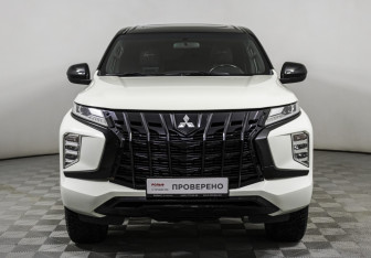 Подержанный автомобиль Mitsubishi Montero Sport 2022 года (2 фото)
