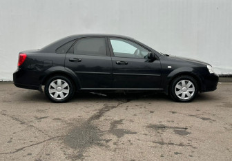 Подержанный автомобиль Chevrolet Lacetti Sedan 2012 года (4 фото)