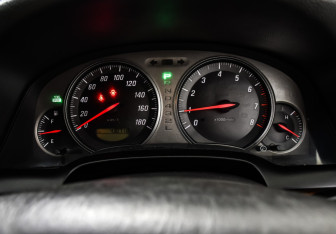 Подержанный автомобиль Toyota Mark II Sedan 2001 года (10 фото)