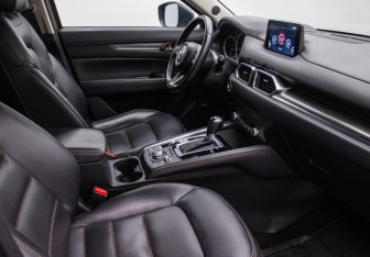 Подержанный автомобиль Mazda CX-5 2021 года (9 фото)