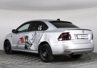 Подержанный автомобиль Volkswagen Polo Sedan 2015 года (4 фото)