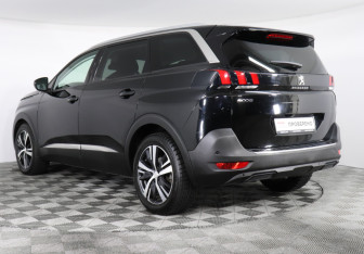 Подержанный автомобиль Peugeot 5008 Suv 2019 года (7 фото)