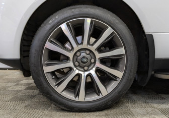 Подержанный автомобиль Land Rover Range Rover 2016 года (18 фото)