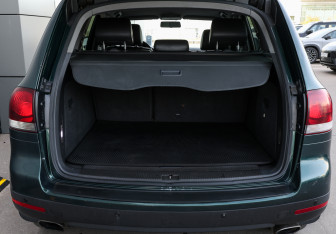 Подержанный автомобиль Volkswagen Touareg 2008 года (9 фото)