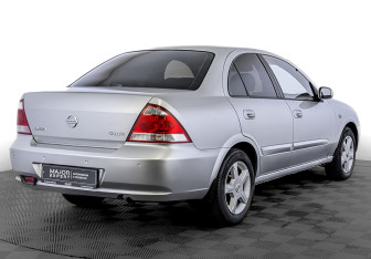 Подержанный автомобиль Nissan Almera Classic 2009 года (5 фото)