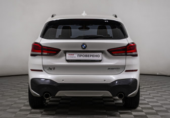 Подержанный автомобиль BMW X1 2020 года (6 фото)