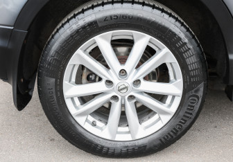 Подержанный автомобиль Nissan Qashqai 2014 года (22 фото)