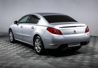 Подержанный автомобиль Peugeot 508 Sedan 2012 года (7 фото)