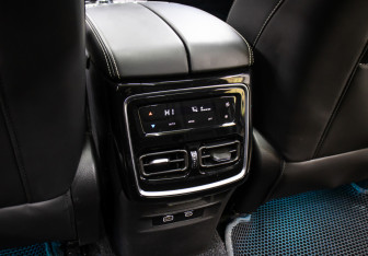 Подержанный автомобиль Jetour X70 2024 года (19 фото)