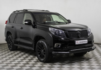 Подержанный автомобиль Toyota Land Cruiser Prado 2010 года (3 фото)