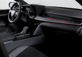 Подержанный автомобиль Toyota Camry Sedan 2026 года (9 фото)