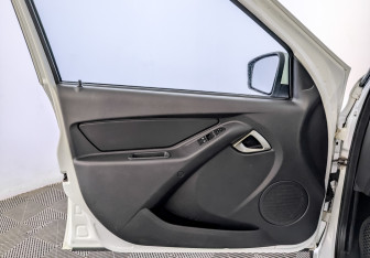Подержанный автомобиль LADA (ВАЗ) Granta Sedan 2023 года (19 фото)