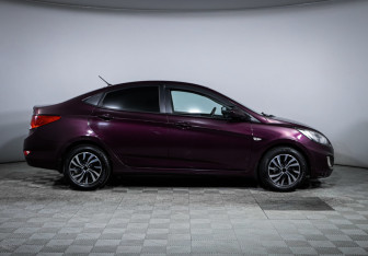 Подержанный автомобиль Hyundai Solaris Sedan 2013 года (4 фото)