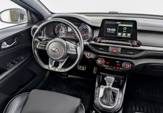 Подержанный автомобиль Kia Cerato Sedan 2020 года (29 фото)