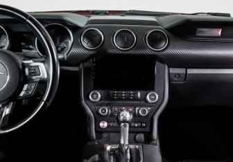 Подержанный автомобиль Ford Mustang Coupe 2018 года (13 фото)