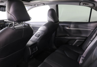 Подержанный автомобиль Toyota Camry Sedan 2023 года (12 фото)