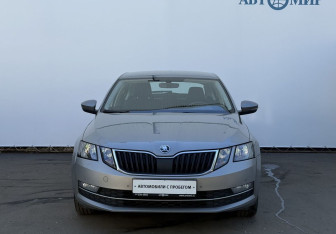 Подержанный автомобиль Skoda Octavia Liftback 2020 года (2 фото)