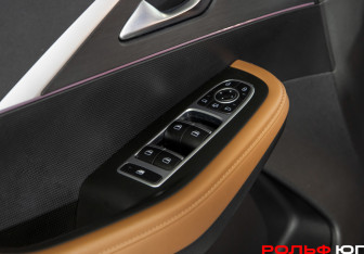 Подержанный автомобиль Omoda C5 2023 года (14 фото)