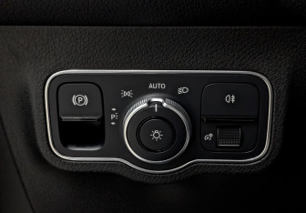 Подержанный автомобиль Mercedes-Benz GLB 2021 года (30 фото)