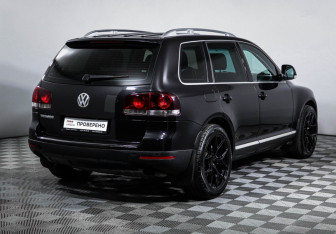 Подержанный автомобиль Volkswagen Touareg 2008 года (5 фото)