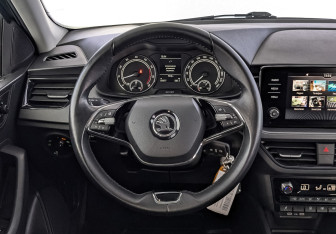 Подержанный автомобиль Skoda Rapid Liftback 2021 года (22 фото)