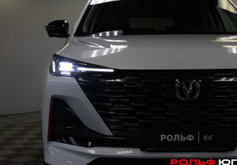 Подержанный автомобиль Changan CS55PLUS 2023 года (21 фото)