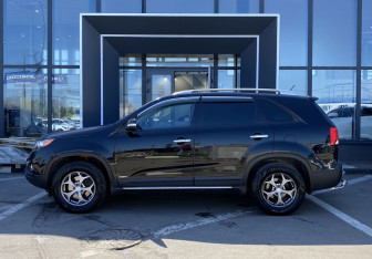 Подержанный автомобиль Kia Sorento 2012 года (8 фото)