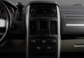 Подержанный автомобиль Dodge Caravan 2009 года (13 фото)
