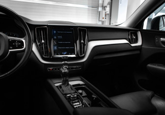 Подержанный автомобиль Volvo XC60 2019 года (21 фото)
