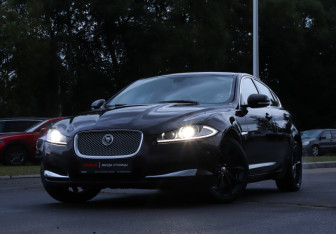 Подержанный автомобиль Jaguar XF Sedan 2012 года (21 фото)