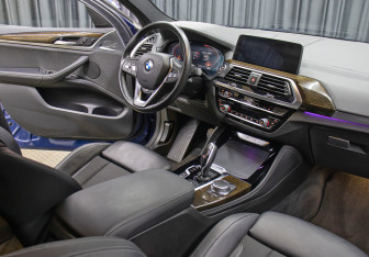Подержанный автомобиль BMW X4 2020 года (12 фото)