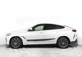 Подержанный автомобиль BMW X6 2020 года (8 фото)