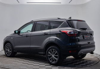 Подержанный автомобиль Ford Kuga 2019 года (3 фото)