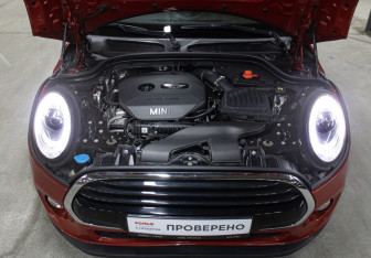 Подержанный автомобиль MINI Hatch 2016 года (9 фото)