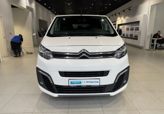 Подержанный автомобиль Citroen SpaceTourer 2019 года (2 фото)